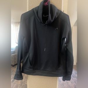 Under armor Cowell neck sweatshirt, size extra small loose. New.